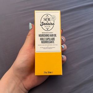 SOL de Janeiro nourishing hair oil with cheirosa 62 fragrance.